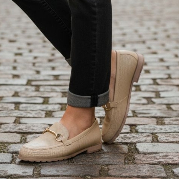 Kelly & KATIE, LIGHT TAN PERFORATED LOAFER SIZE 9.5 - Picture 3 of 8